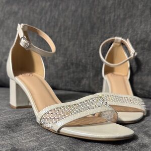 Elegant Iridescent White Ankle Strap Block Heels Size 9